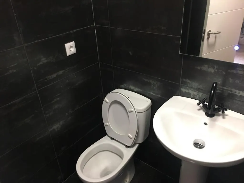 Small Room Close To Border La Linea de la Concepcion Homestay